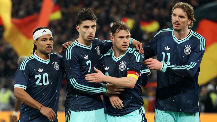 Serge Gnabry with the Germany national team alongside Kai Havertz, Joshua Kimmich, and Nick Woltemade (©Alex Grimm/Getty Images)