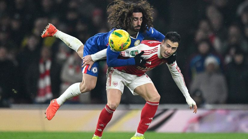 Cucurella in action against Martinelli of Arsenal (©Clive Mason/Getty Images)