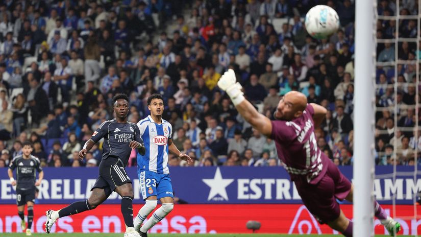 Vinicius Jr scores his second goal against Espanyol (©Judit Cartiel/Getty Images)