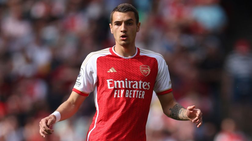 Jakub Kiwior during his stint at Emirates Stadium (©Catherine Ivill/Getty Images)