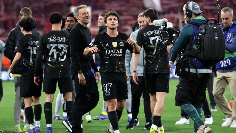 Enrique and his players celebrate a triumph over Bayern Munich in the UCL semi-finals (©Xavier Laine/Getty Images/Gallo Images)