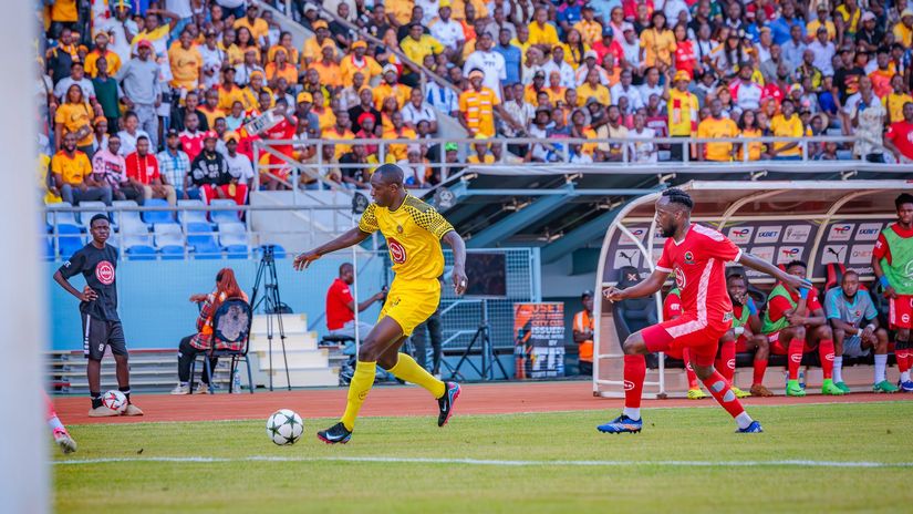 Moses Shumah in action on Sunday ©Football Association of Zambia