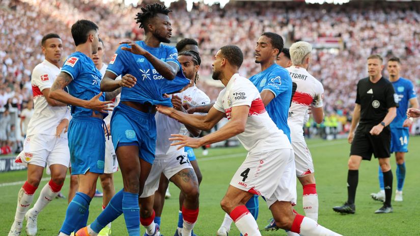 A heated exchange between Leverkusen adn Stuttgart players (©Adam Pretty/Getty Images)