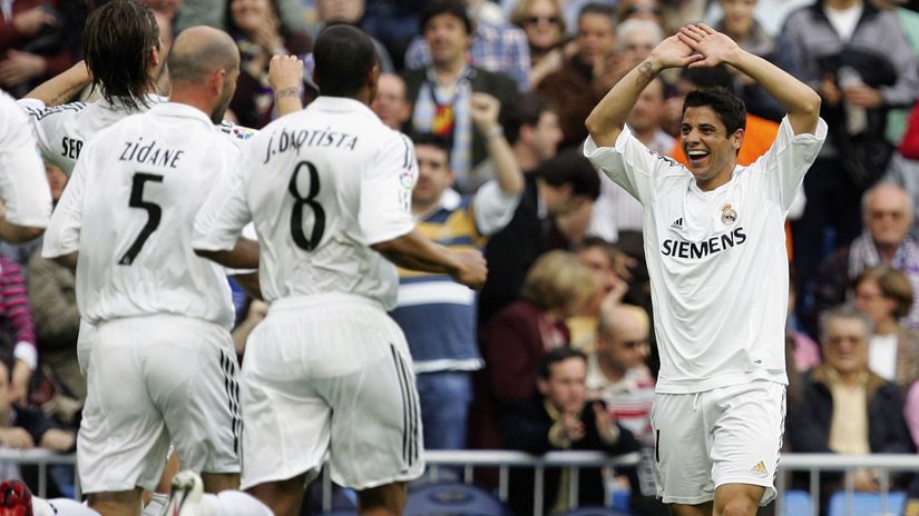 Cicinho shared the locker room with Zidane and Julio Baptista at Real Madrid (©Denis Doyle/Getty Images)