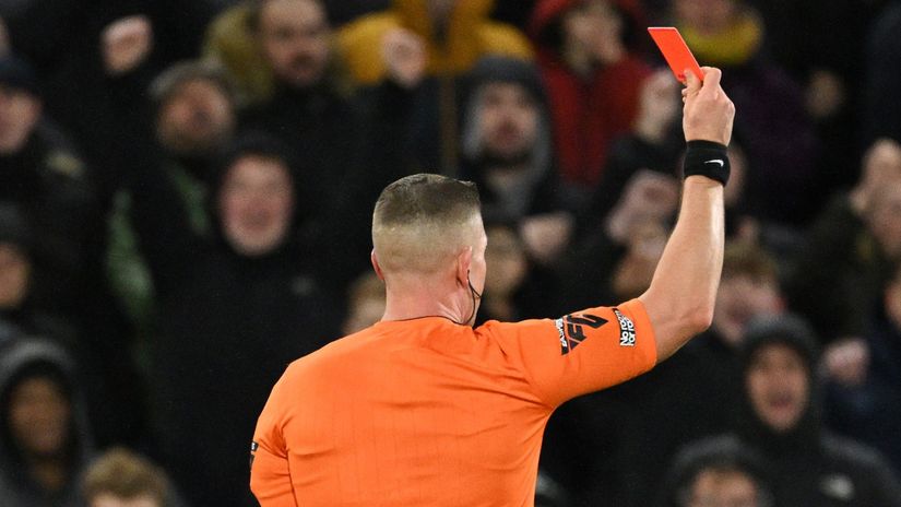 The referees at the 2026 FIFA World Cup will be given more tools to sanction players (©Justin Setterfield/Getty Images)