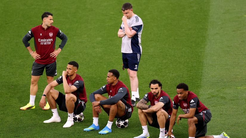 Martinelli, Saliba, Gabriel, Raya, and Timber in Arsenal's training session ahead of the UCL final (©Carl Recine/Getty Images)