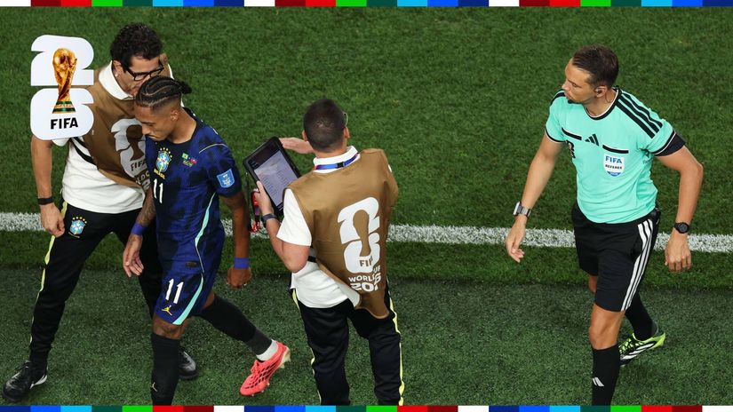 Raphinha walks off the pitch after sustaining injury against Haiti (©Kevin C. Cox/Getty Images)