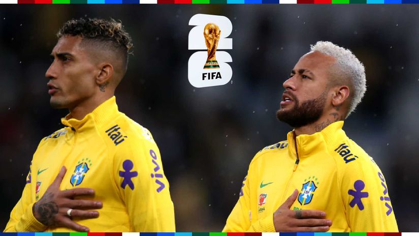 Raphinha and Neymar sing the national anthem of Brazil (©Alexandre Schneider/Getty Images)