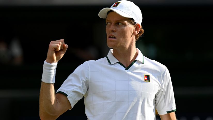 Sinner celebrates the triumph against Djokovic (©Matthias Hangst/Getty Images)