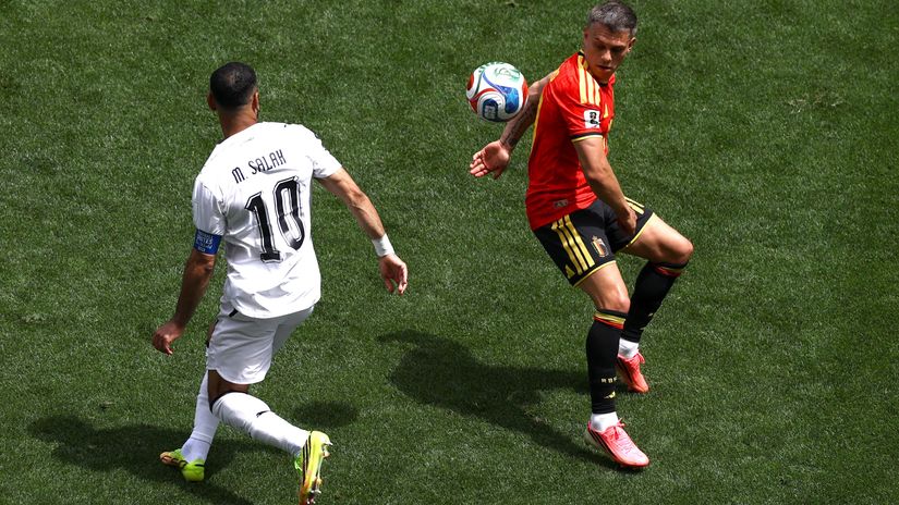 Salah and Trossard face each other recently in the WC group-stage clash (©REUTERS/Lee Smith)