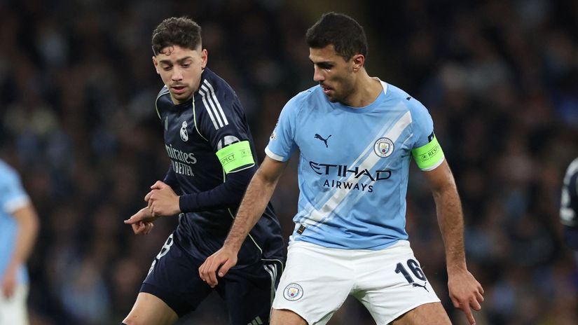 Manchester City's Rodri in action against Fede Valverde of Real Madrid in the Champions League last March (©Reuters/Scott Heppell/Gallo Images)
