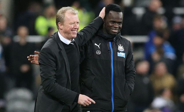 McLaren and Tiote having a laugh (©AFP)
