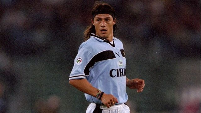 Almeyda with Lazio in 1999 (©Claudio Villa /Allsport/Gallo Images)