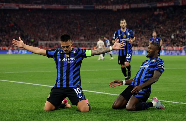 Lautaro Martinez and Marcus Thuram celebrating the Argentinian's goal (©Alex Grimm/Getty Images)