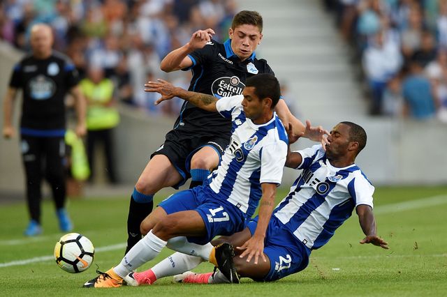 Valverde with Deportivo La Coruna in a pre-season friendly against Porto in July 2017 (©Octavio Passos/Getty Images)