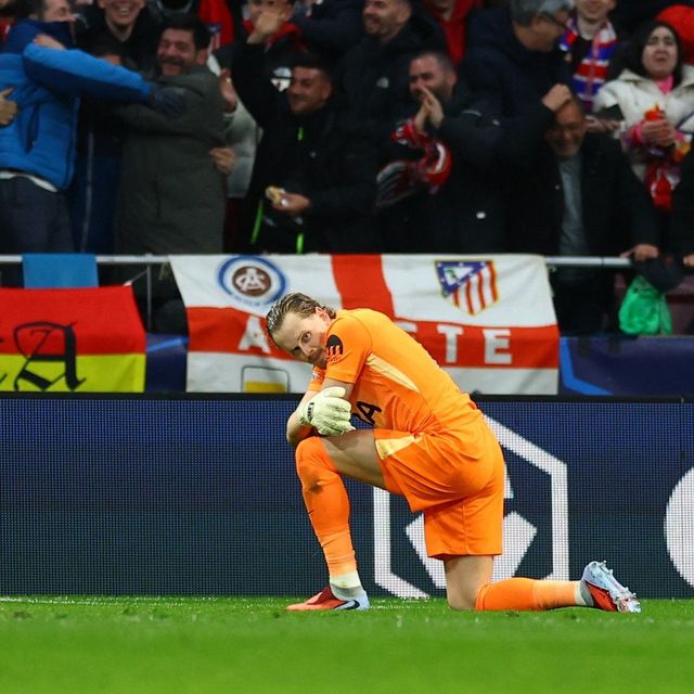 Dejected Kinsky following his second error (©Reuters/Matthew Childs/Gallo Images)