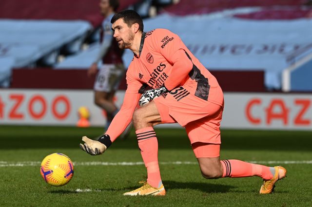 Mathew Ryan in action for Arsenal against Aston Villa in the Premier League in February 2021 (©Shaun Botterill/Getty Images)